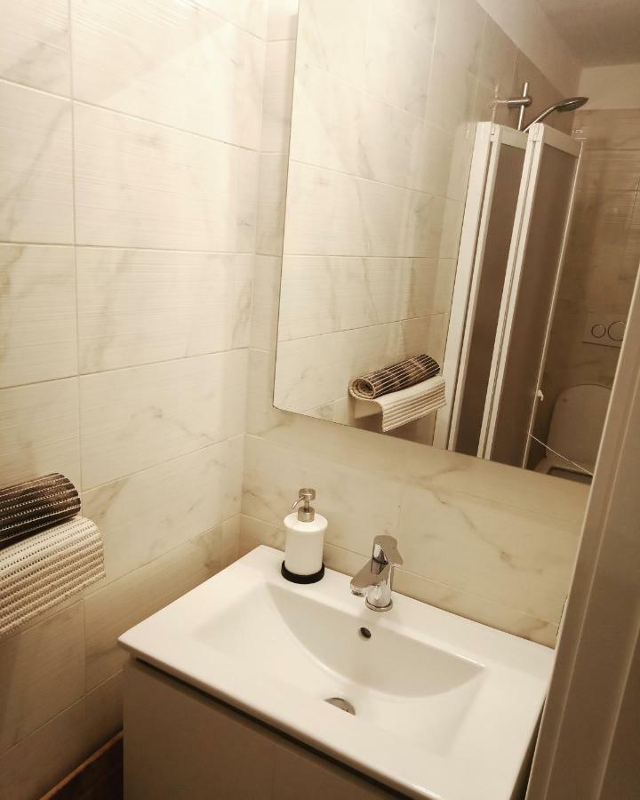 Camera Singola con Bagno Privato